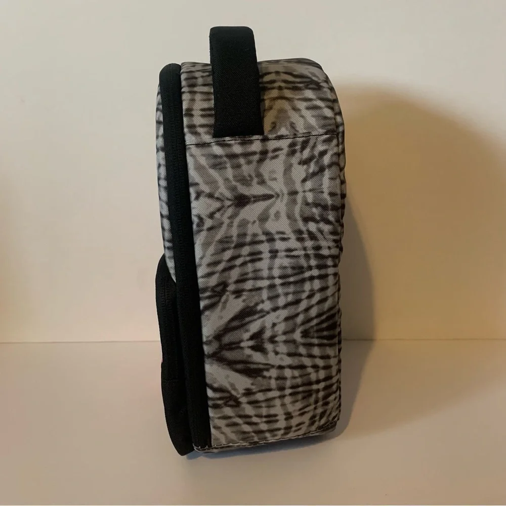 NWT. NIKE Insulated Lunch Bag